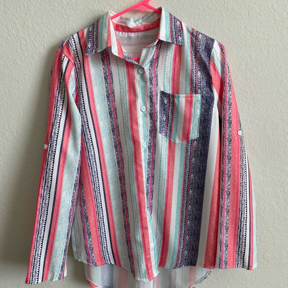 Women’s Boutique Oversized Shirt with Button Lapels on Sleeves. Size Small NWOT - Picture 14 of 14